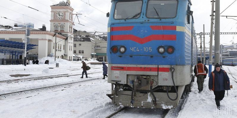 Снегопад не повлиял на график движения поездов - УЗ
