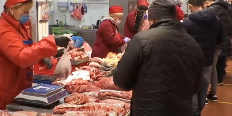 Цены на мясо бьют рекорды: на сколько подорожали курятина, свинина, сало и говядина за месяц