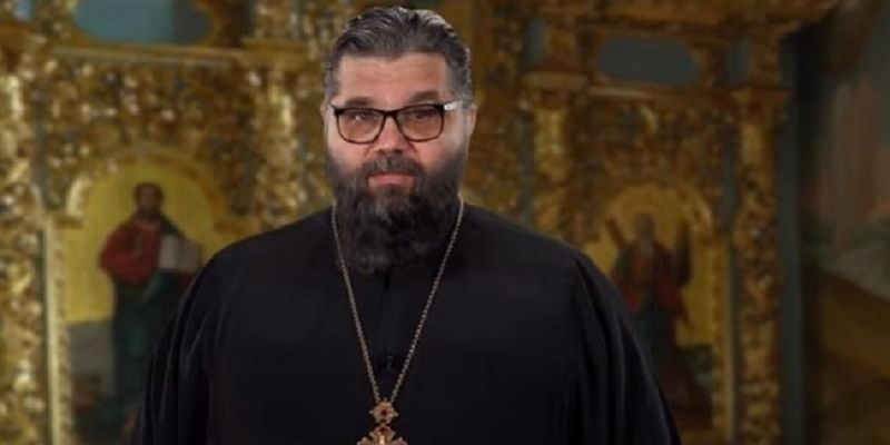 Священник УПЦ розповів, які молитви потрібно знати чи мати при собі у разі воєнних дій