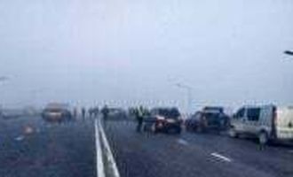 Под Днепром водитель Лексуса въехал в блокпост, пострадал полицейский