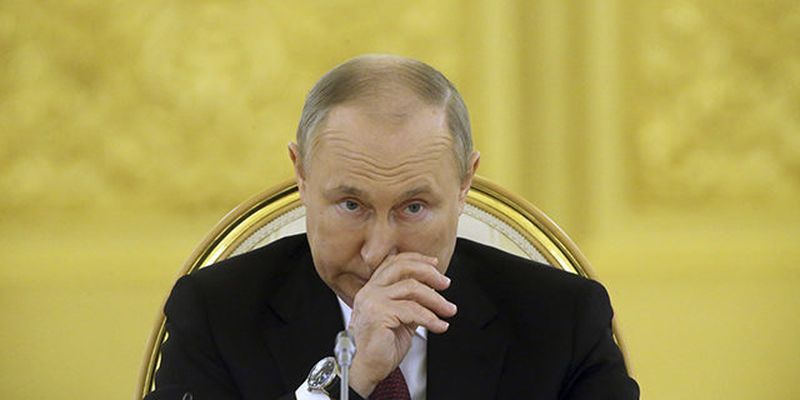 Путін готує новий наступ і розраховує, що війна затягнеться на роки — Bloomberg