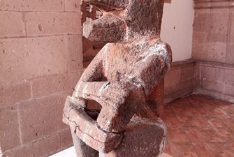 В Мексике обнаружена скульптура человека-койота
