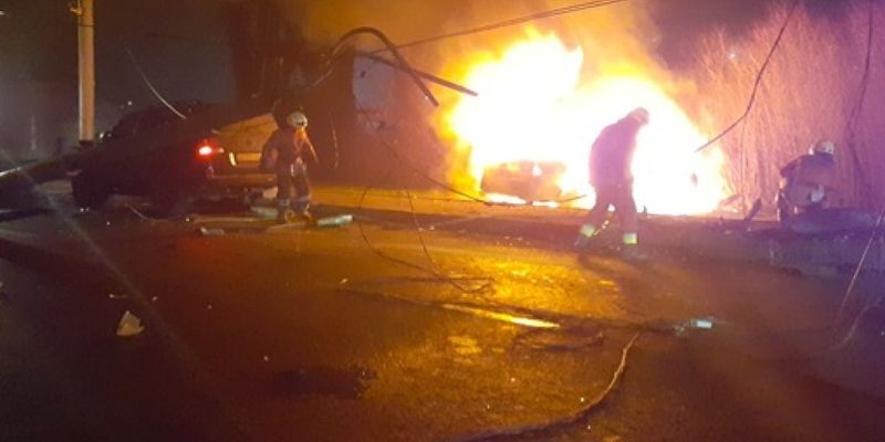 Смертельна ДТП у Дніпрі: свідки витягували загиблого водія з палаючої машини – фото, відео