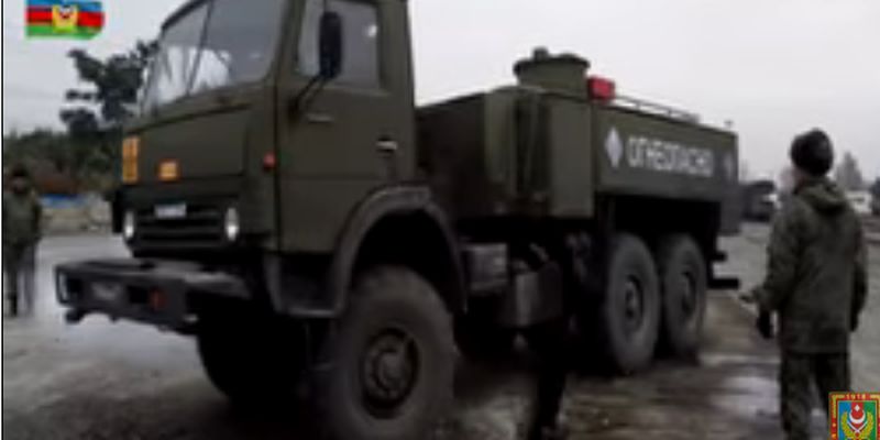В Баку прибыли российские войска