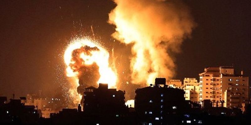 Четвертый день войны в Израиле: ЦАХАЛ наносит удары по Газе, президент Палестины собрался к Путину