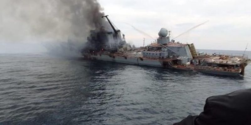 Тяжело раненых утопили с крейсером: отец погибшего на "Москве" срочника обвинил командование