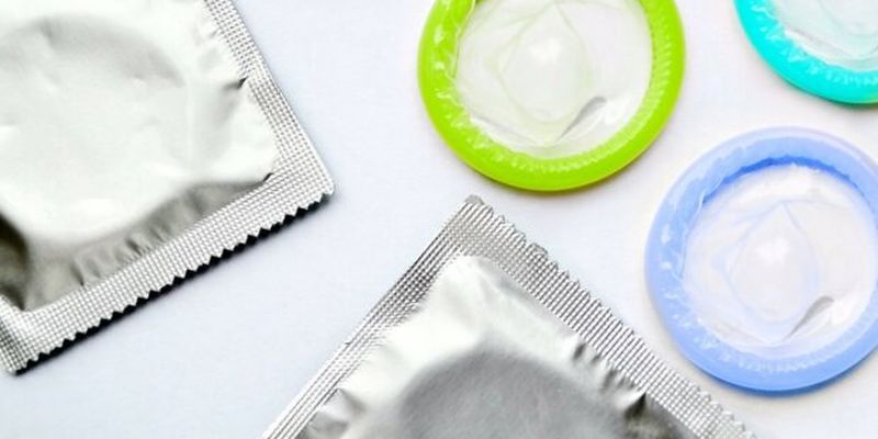 Підлітки і контрацепція: гінеколог розповіла, чи потрібно купувати дітям захист