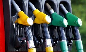 Незначительная корректировка цен: сколько стоит бензин и дизель на АЗС 26 мая