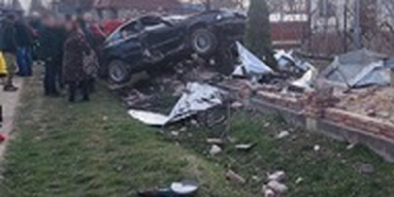 На Буковине в пьяном ДТП пострадали трое детей