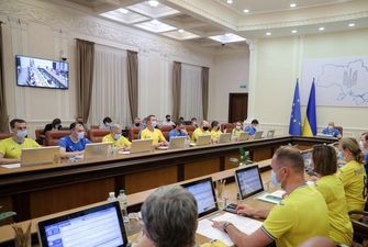 Министры пришли на заседание правительства в форме футбольной сборной