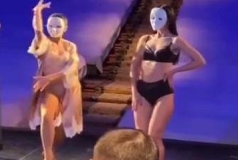 Закрытая вечеринка с полуголыми девицами: в сети показали, как херсонские чиновники отметили День театра