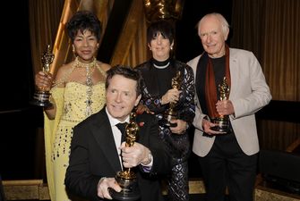Звезда фильма "Назад в будущее" Майкл Джей Фокс получил свой первый Оскар — не за кино