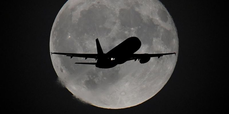 Суперлуние на высоте 12 тысяч метров: в Австралии запустят уникальный авиарейс