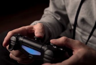 Sony придется выпускать приставки PlayStation 4 из-за проблем с  PS5