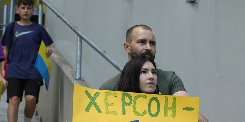 На Херсонщину з Криму завозять людей для участі у фейковому референдумі