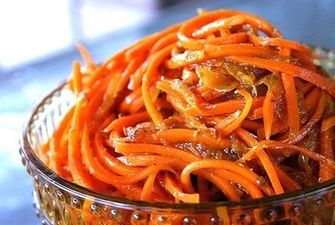 Сочная и ароматная морковь "по-корейски": простой рецепт для приготовления дома/Как приготовить популярную закуску