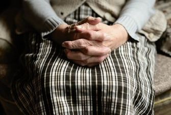 Житель Прикарпатья за изнасилование и избиение пенсионерки получил 3,5 года заключения