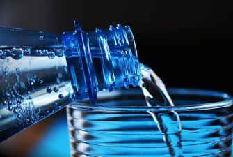Дієтолог розповіла, кому не можна пити лікувальну мінеральну воду