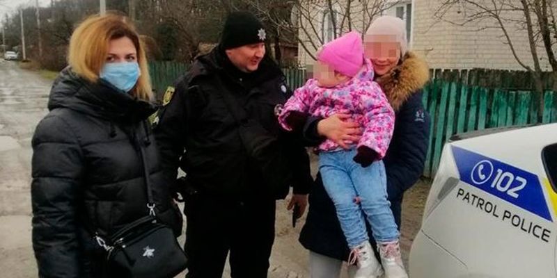Свекровь держала под замком: в Житомирской области женщине вернули двухлетнюю дочь
