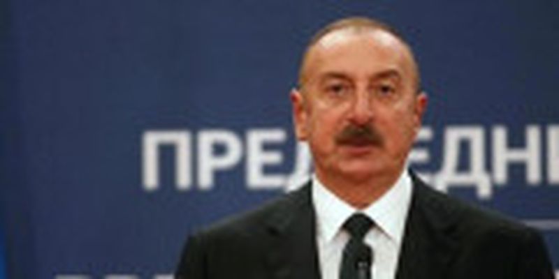 Азербайджан відкинув мирні переговори з Вірменією у разі присутності Макрона
