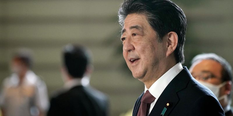 Экс-премьер Японии Синдзо Абэ умер после покушения