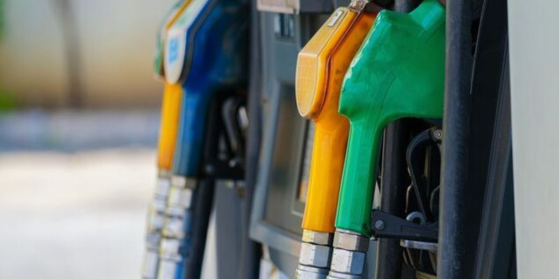 Цены на украинских АЗС могут перешагнуть важный рубеж: где ожидается подорожание бензина