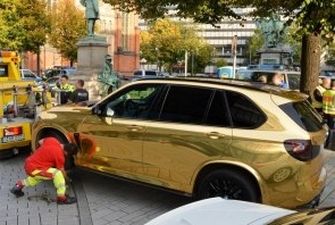 «Слишком ярко»: полиция запретила ездить на «золотом» BMW X5