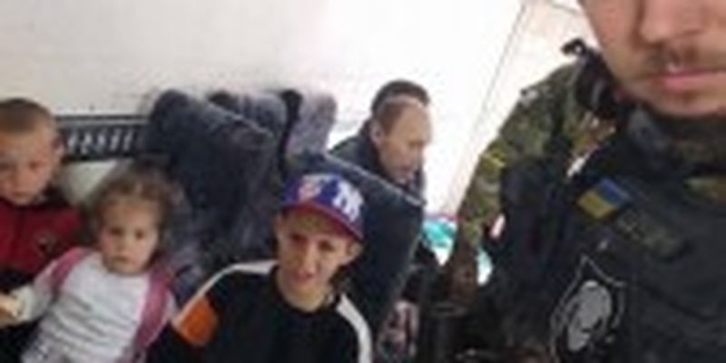 Евакуація з Сєвєродонецька: окупанти обстріляли авто, де було четверо дітей