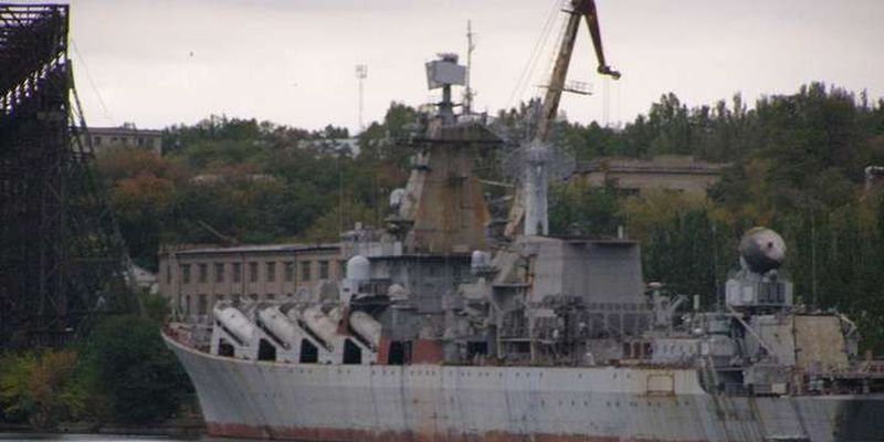 Абромавічус хоче продати ракетний крейсер «Україна»