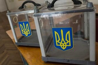 Социальная дистанция и очереди: киевляне не могут проголосовать на выборах