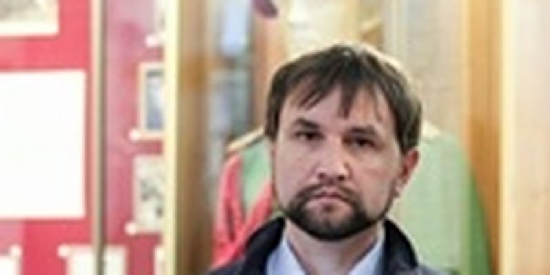 Вятрович похвастался "корочкой" парламентария