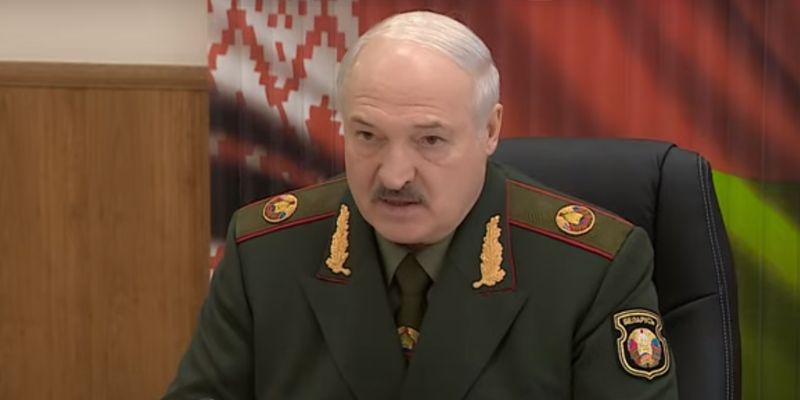 Олександр Лукашенко висловився про вторгнення РФ в Україну: "Ясно, на чиєму боці буде Білорусь"