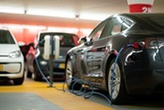 Байден призвал владельцев АЗС снизить цены на бензин