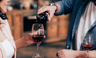 День алкоголика 2022: суть праздника, слова поддержки и комментарий врача о спиртном