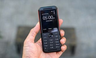 России никто не продает смартфоны: магазины заказывают кнопочные телефоны