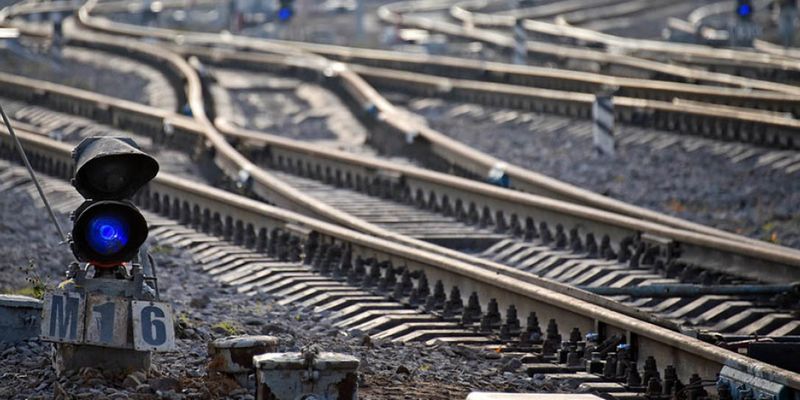 На Львовщине под колесами поезда погиб работник железной дороги