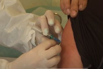 Пункты вакцинации от COVID-19 открыли в киевских центрах админуслуг