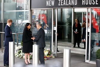 У чорному пальто і на підборах: Меган Маркл і принц Гаррі несподівано завітали у New Zeland house