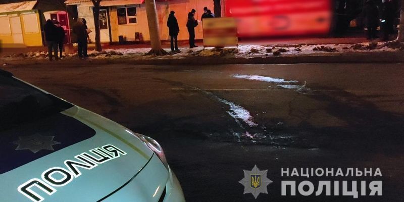 Пробиты легкие и перерезано горло: в Одессе ночью убили мужчину
