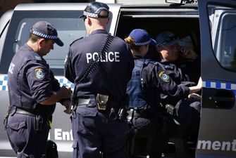 С полицией и вертолетом: в Австралии мужчину задержали из-за курительной трубки