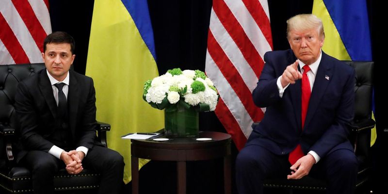Трамп стверджує, що Зеленський навіть не знав про затримку військової допомоги Україні