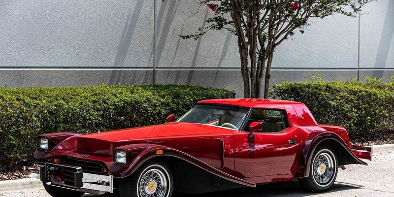 На аукцион выставили редкое и необычное американское авто от знаменитого стилиста