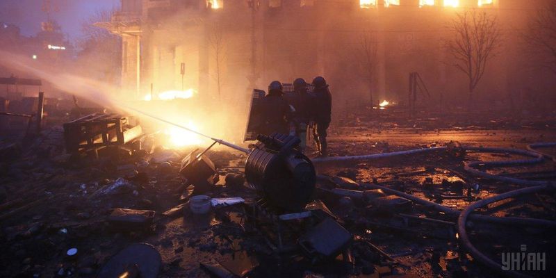 Протистояння у вогні: 6 років тому в Києві горів Будинок профспілок
