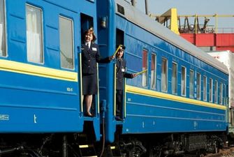 У Запоріжжі стареньку викинули з потяга, новий рекорд хамства від Укрзалізниці: "Все тут засмерділа"