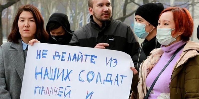 Кыргызстан еще не определился насчет отправки миротворцев в Казахстан