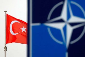 Міністр оборони Туреччини: ми поки ще залишаємося в НАТО і нікуди не виходимо