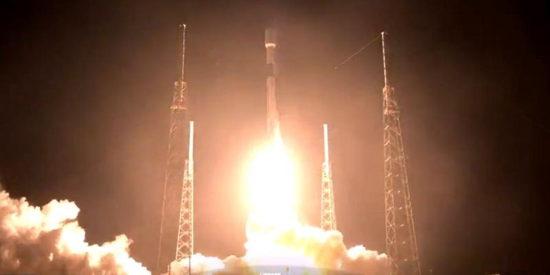 SpaceX отправила в космос новую партию спутников Starlink и показала зрелищные видео миссии