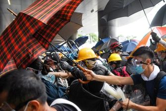 Столкновения в Гонконге: пострадали 36 человек