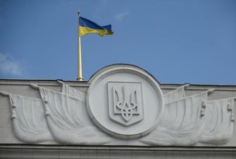 Четверо депутатов пропустили 90% голосований в Раде - КИУ