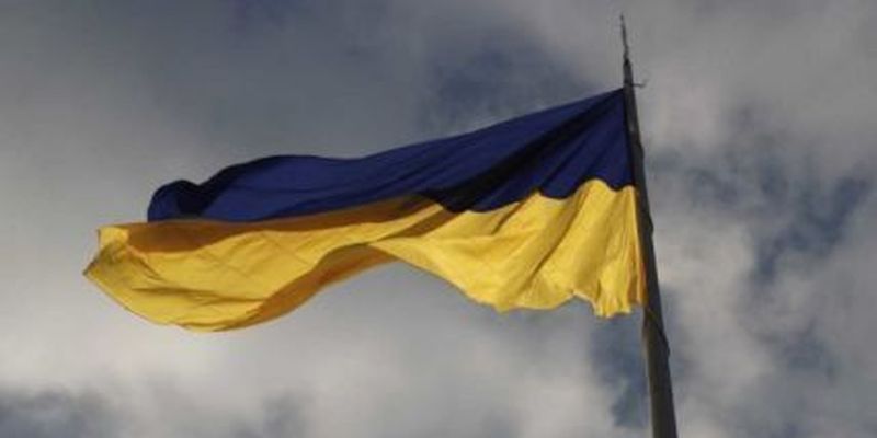 У Києві приспускають Головний державний прапор України: що відомо
